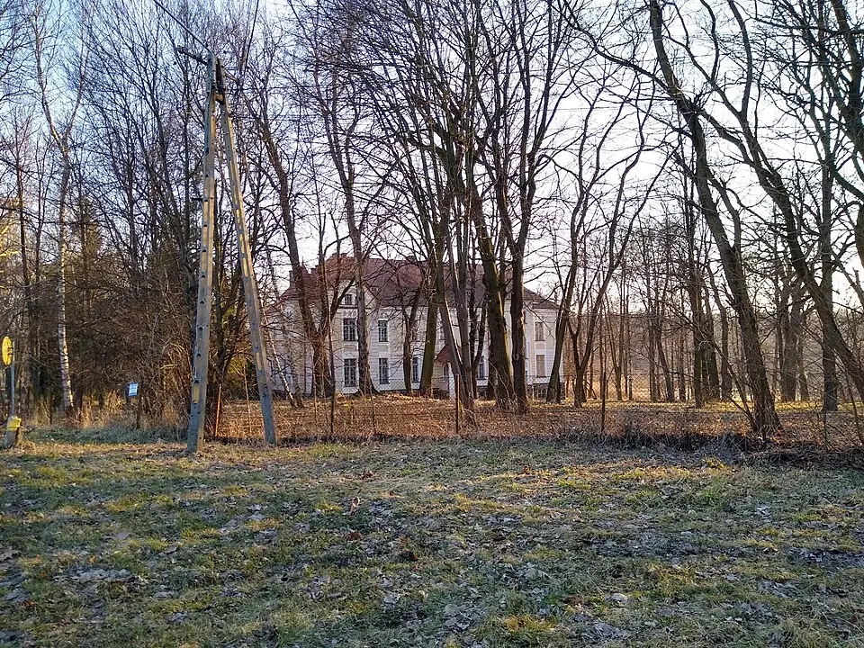 Zespół pałacowo-folwarczny w Weryni