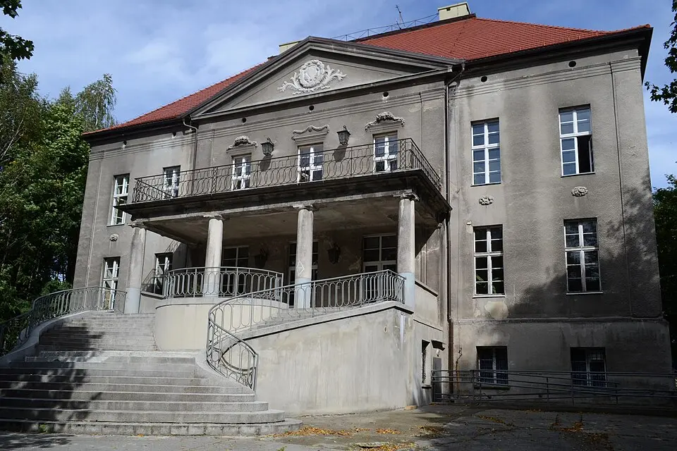 Pałac Larischów i hrabiów d’Arco w Gorzycach