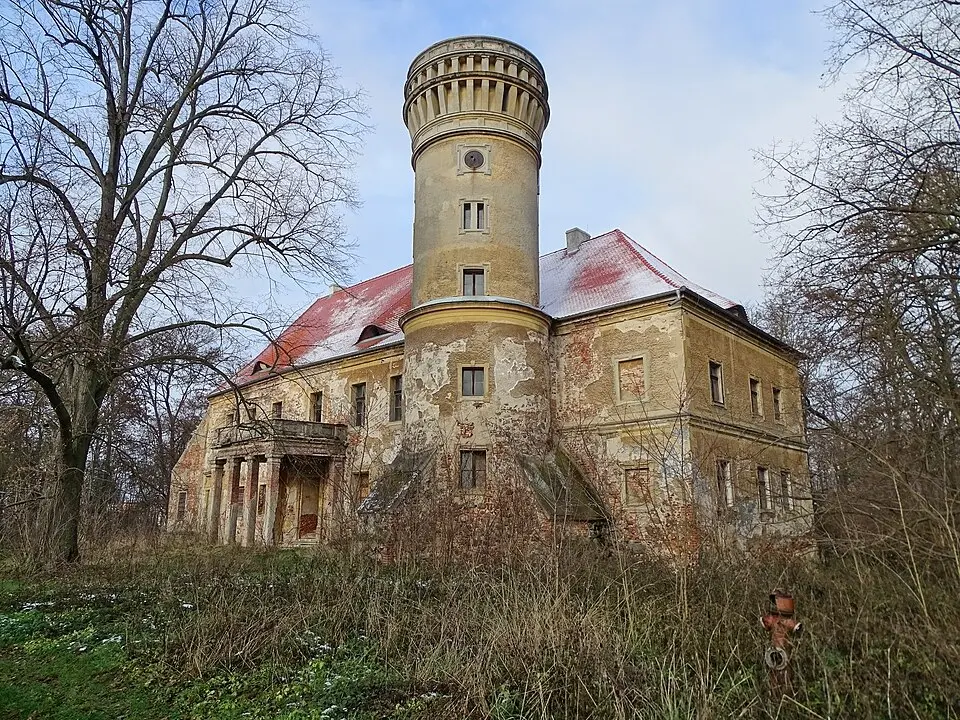Palace in Osetno
