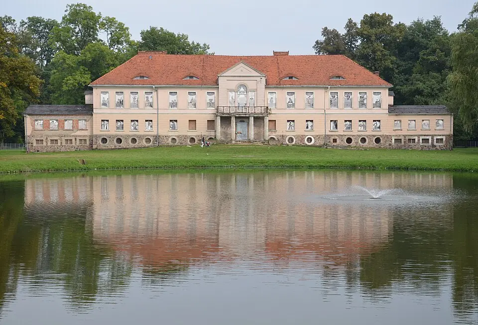Pałac w Owińskach