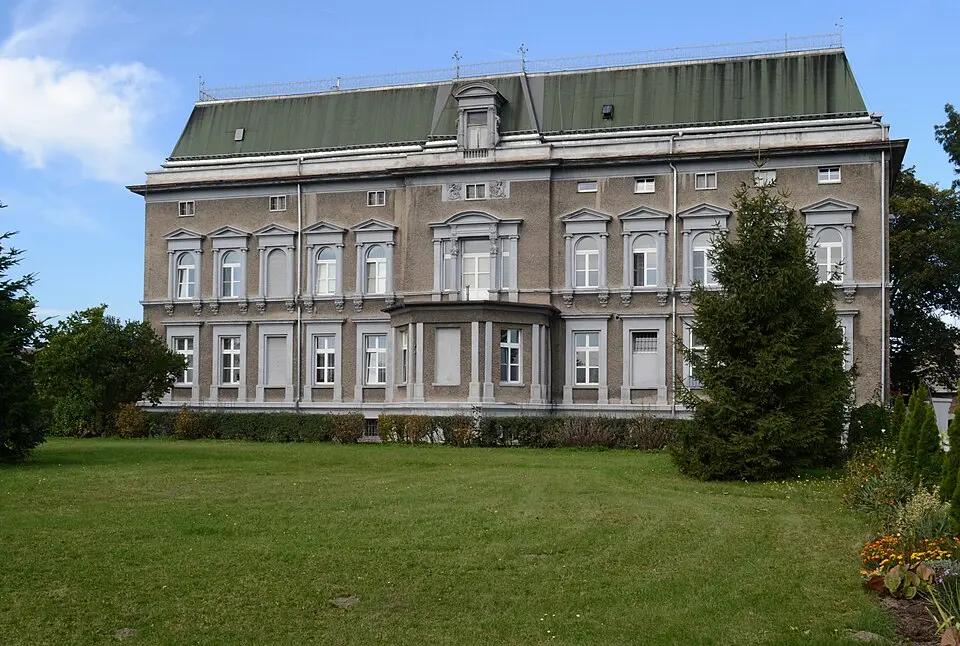 Pałac w Pogrzebieniu