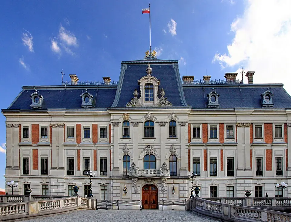 Image: Hons084 · CC BY-SA 3.0 PL château de Pszczyna