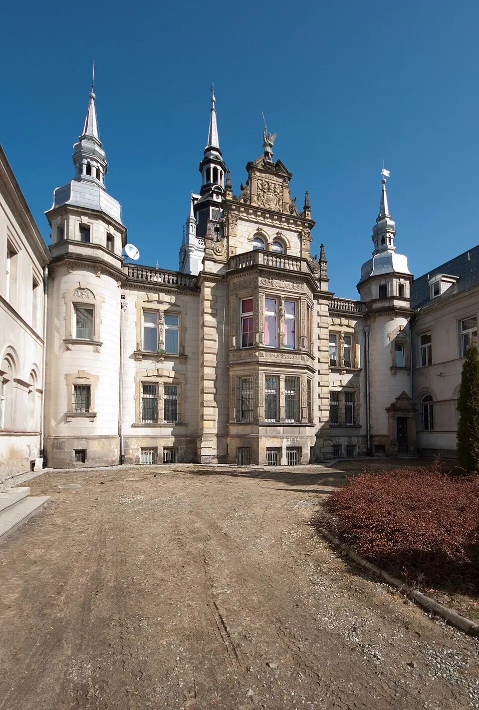 Zespół pałacowy w Tułowicach