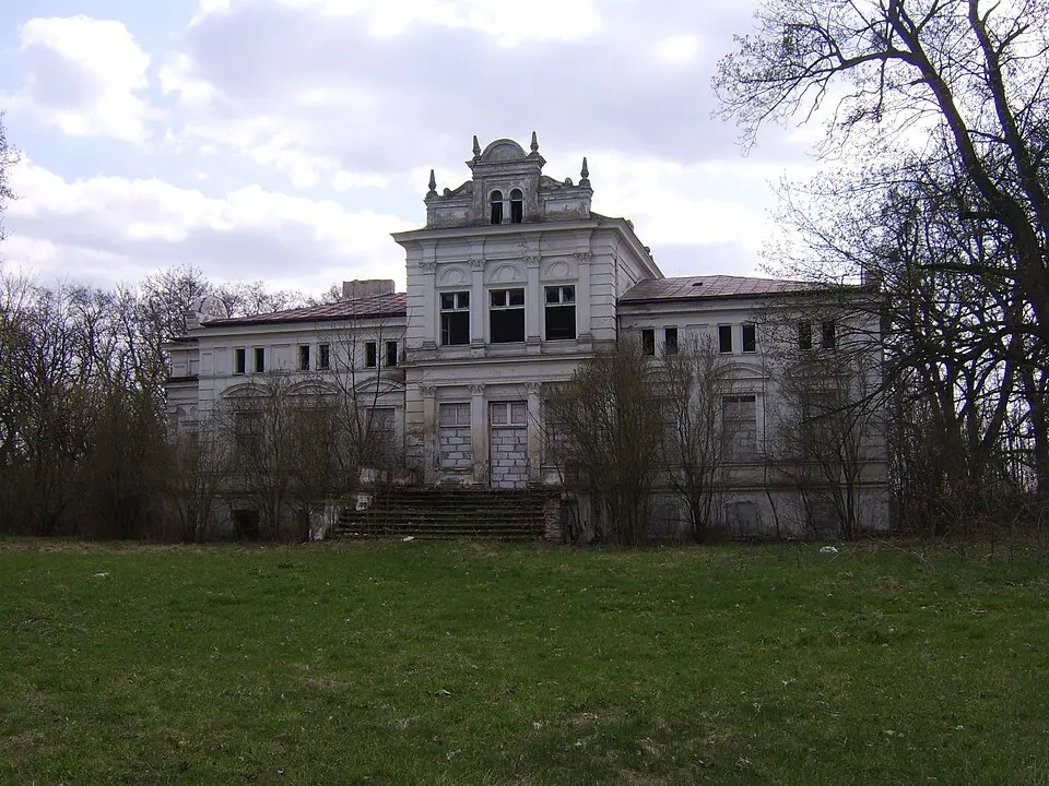 Dwór (dec. pałac) w Lubinie