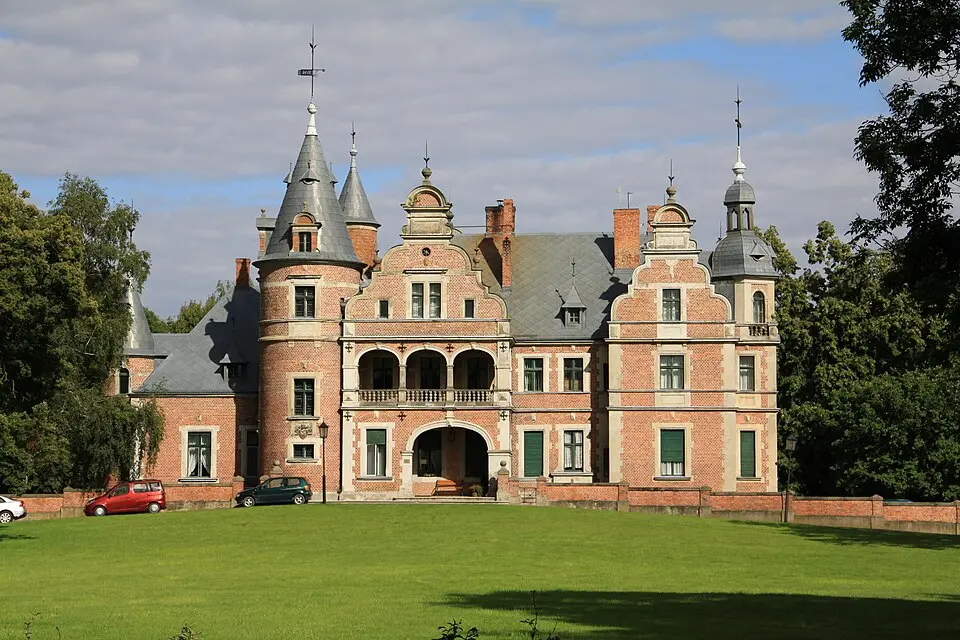 Dwór w Kobylnikach