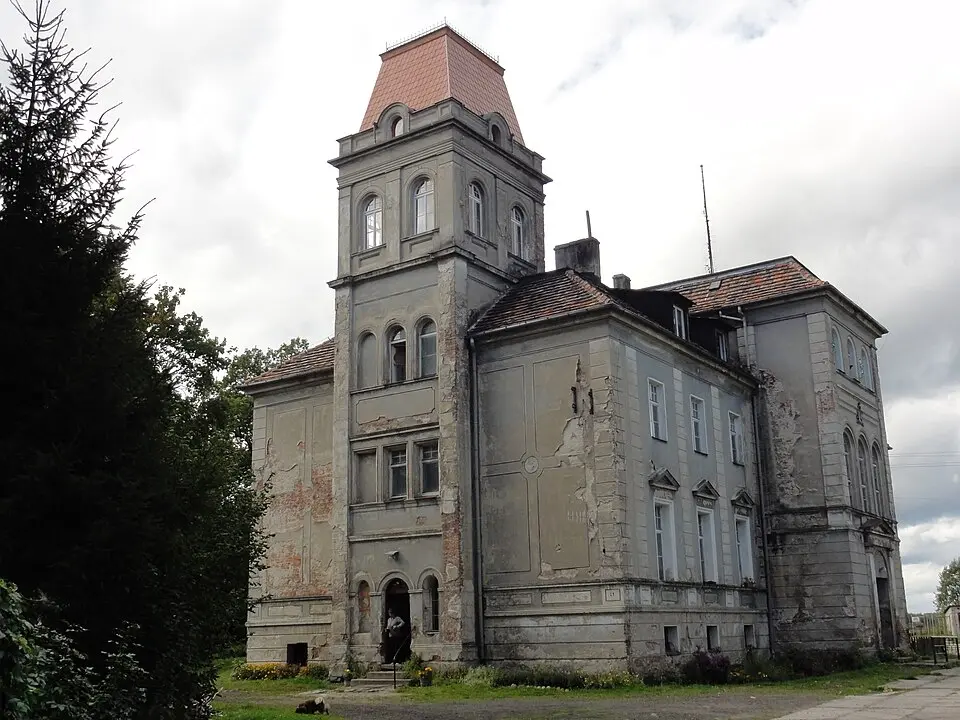 Pałac w Brzostowej
