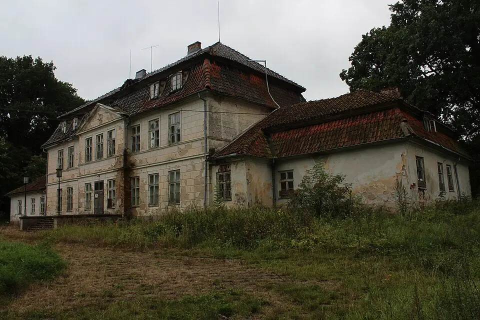 Pałac (dec. dwór)