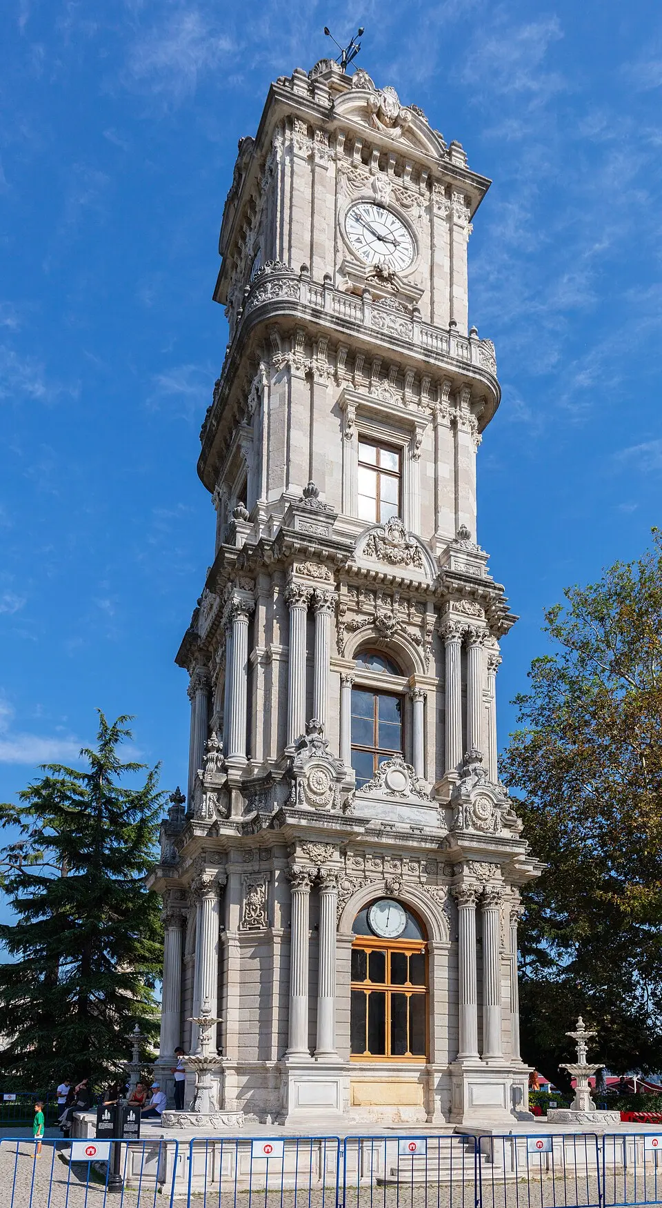 Dolmabahçe Saat Kulesi