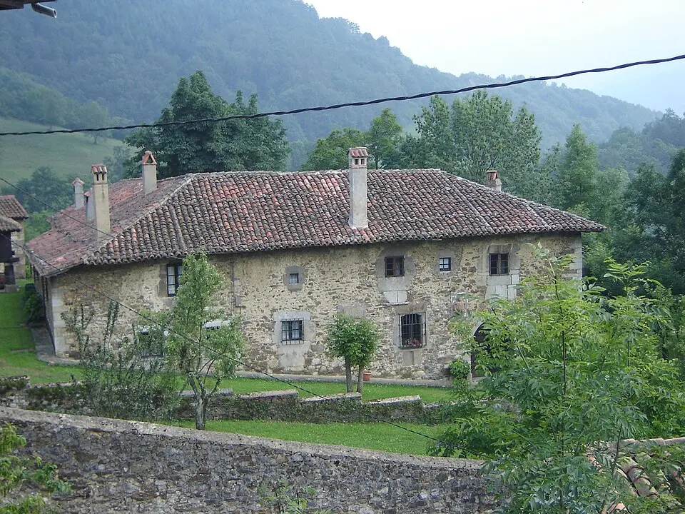 Llanuces