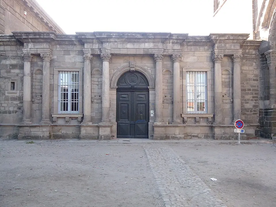 palais épiscopal du Puy-en-Velay