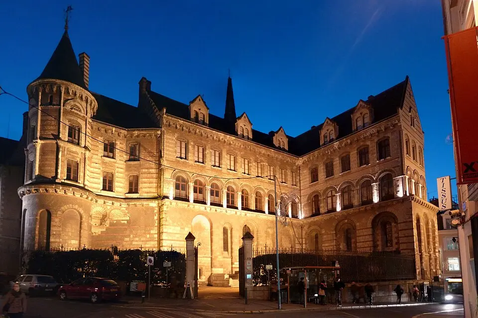 palais du Tau