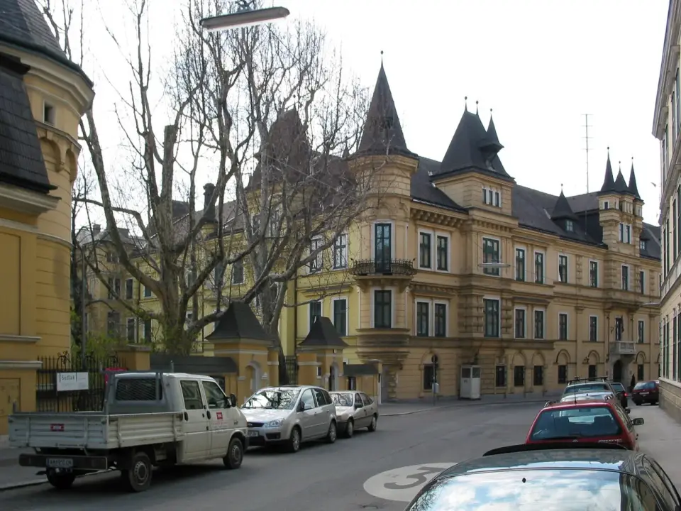 Image: Peter Bürgmann · CC BY-SA 2.0 DE palais Cumberland