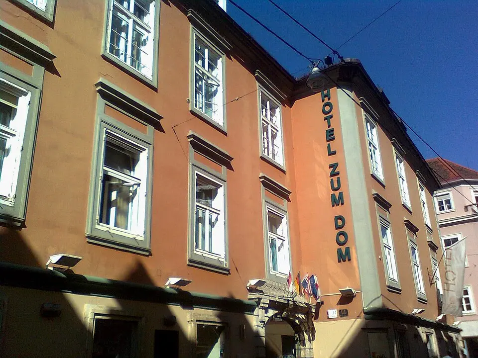 Image: Andi oisn · CC BY-SA 3.0 Hôtel Zum Dom