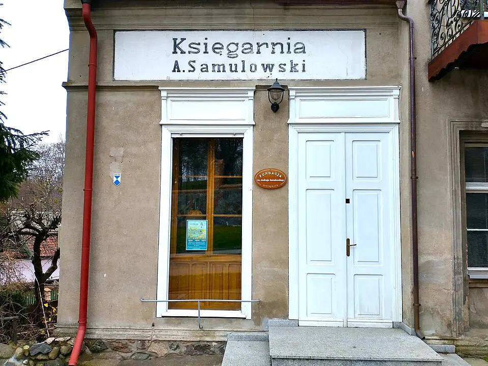 Księgarnia Andrzeja Samulowskiego w Gietrzwałdzie