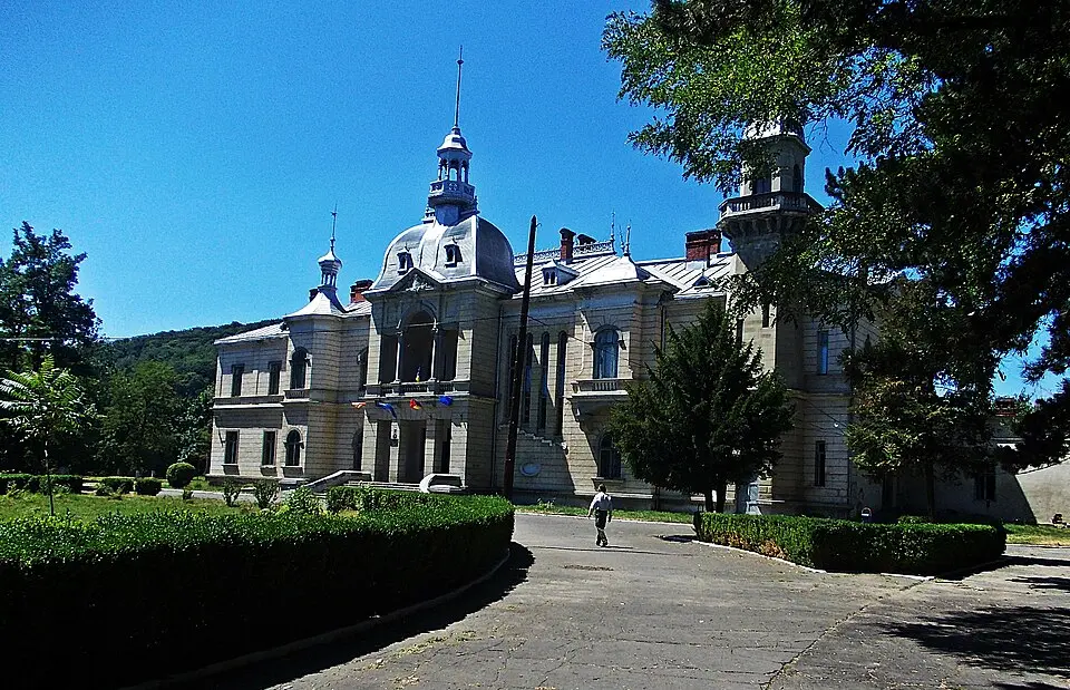 Palatul Ghika-Comănești