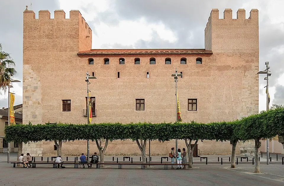 Image: Vicenç Salvador Torres Guerola · CC BY-SA 3.0 château d'Alaquàs