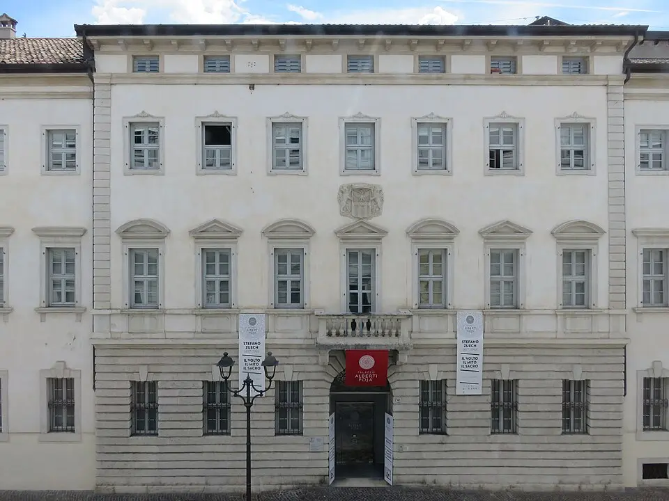 Palazzo Alberti Poja