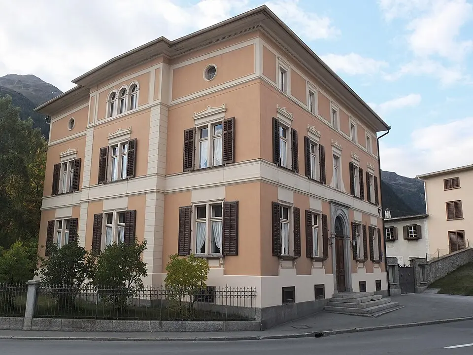 Bezzola Palace
