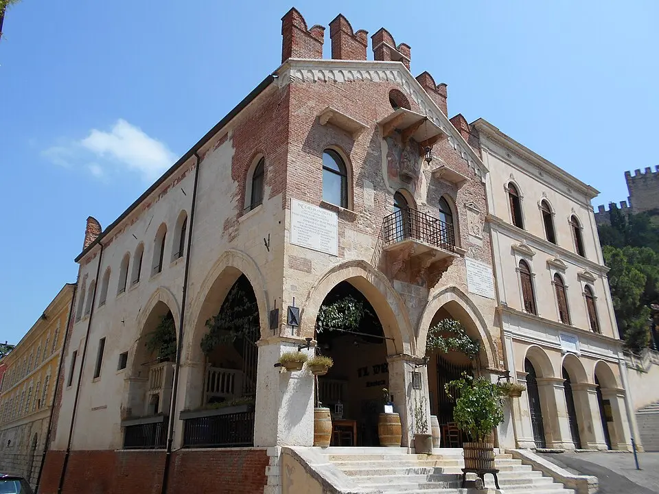 Obrázok: Pivari.com · CC BY-SA 4.0 Palazzo di Giustizia