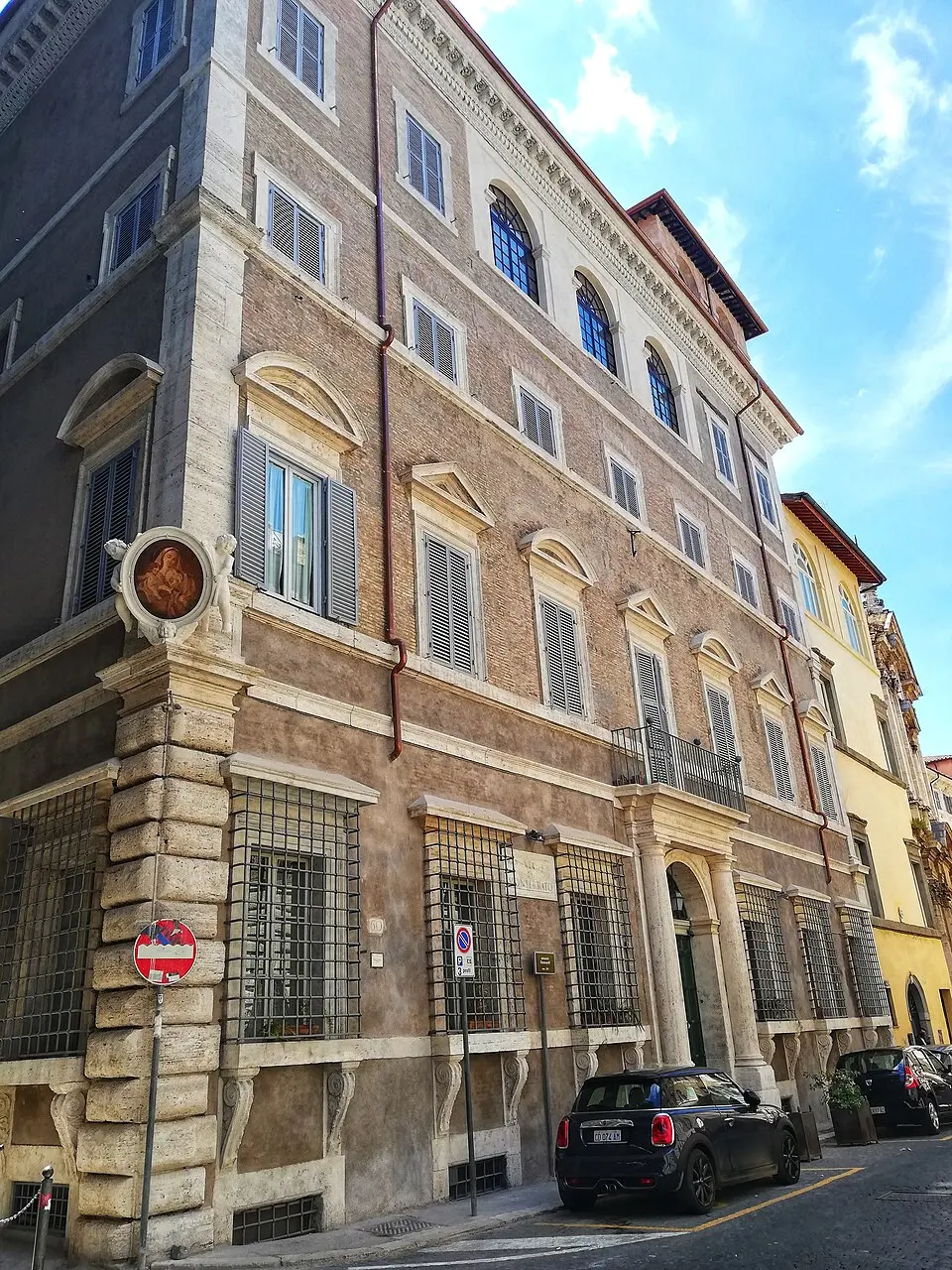 Palazzo Fioravanti