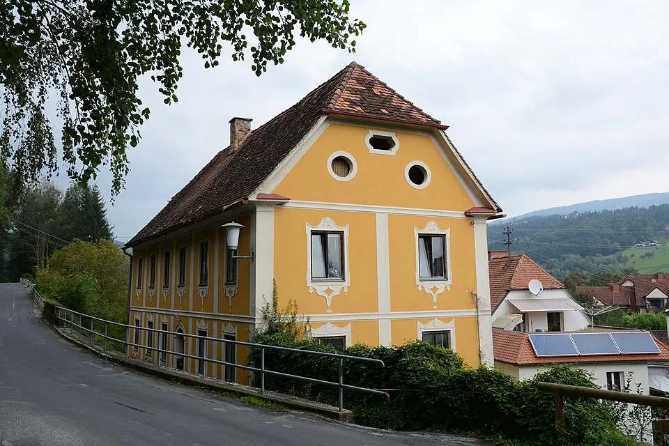Obrázek: Zeitblick · CC BY-SA 3.0 Wohnhaus