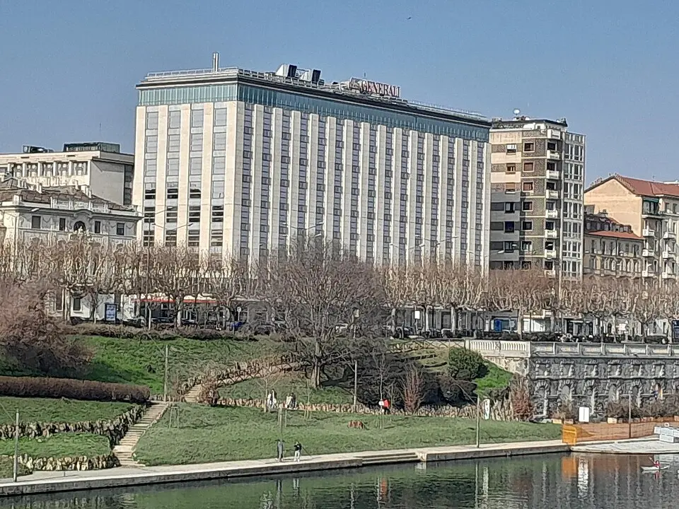 Ex centro direzionale RIV