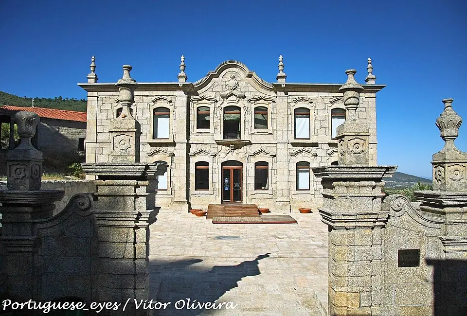 Centro de Interpretação das Rotas da Transumância / Palácio do Picadeiro