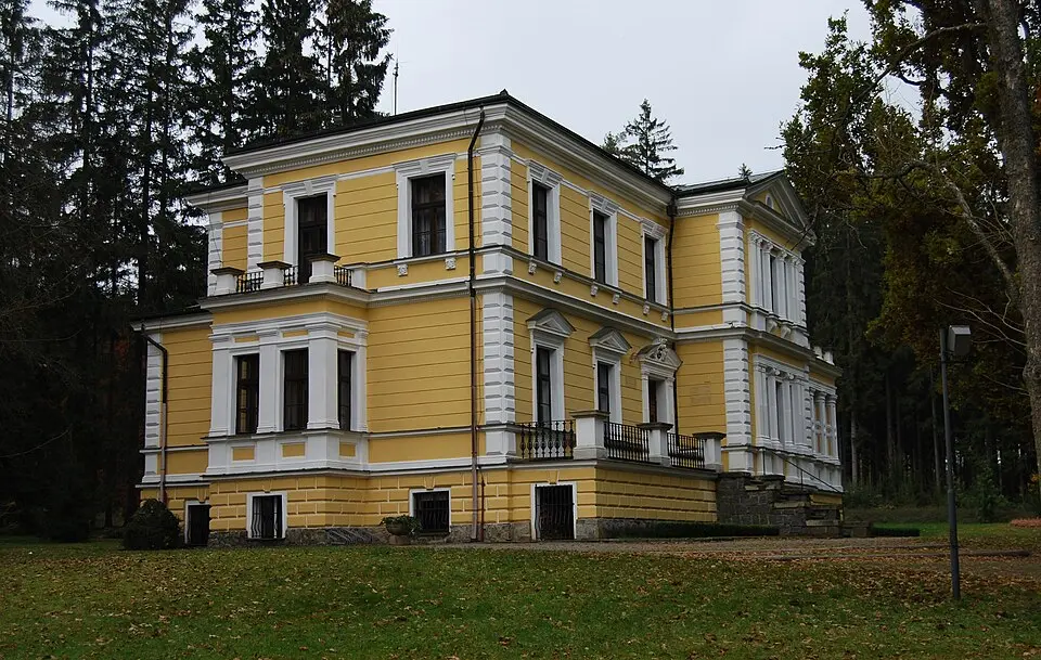 Bild: Chmee2 · CC BY-SA 3.0 zámek Vysoká u Příbramě