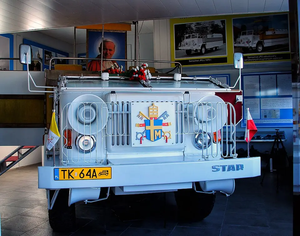 Muzeum Samochodu Papieskiego JP2 w Kielcach