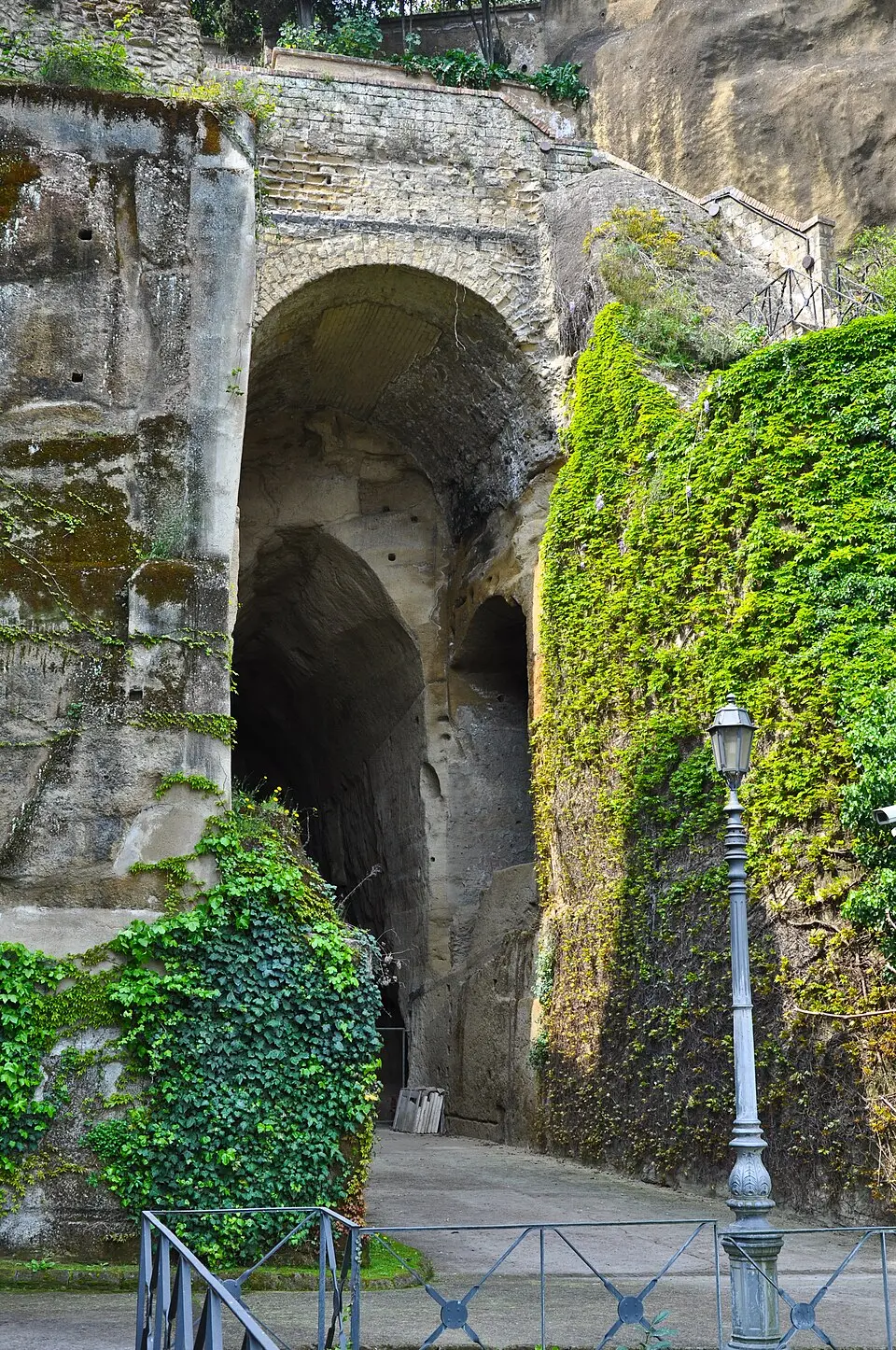 Crypta Neapolitana