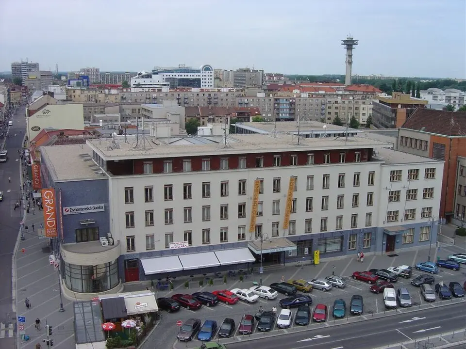 grandhotel a okresní dům v Pardubicích