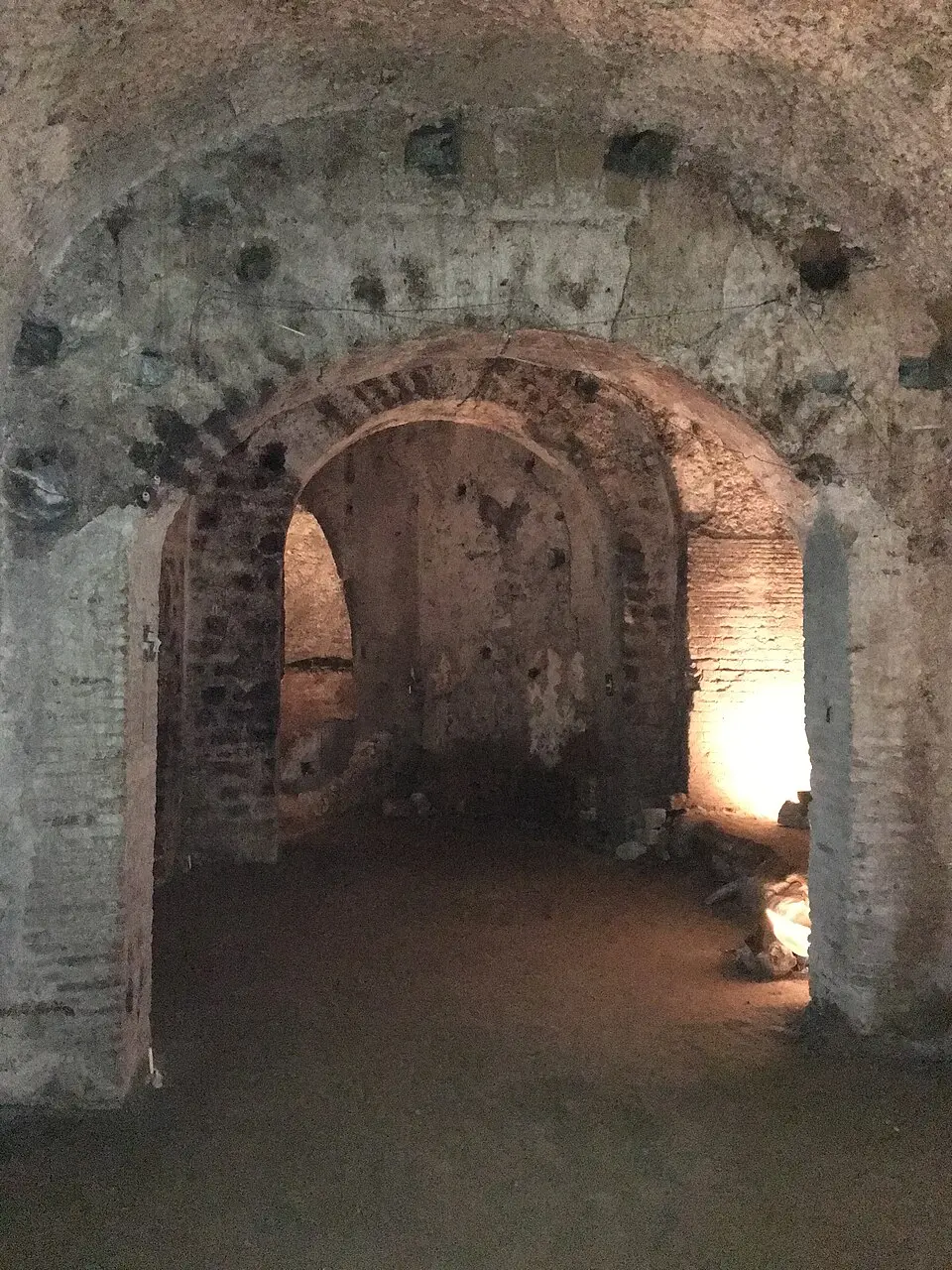 Due ponti canale dell'acquedotto augusteo el Serino nell'area Vergini-Sanità