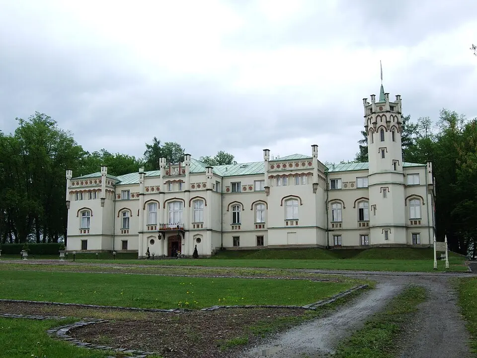 Zespół pałacowy w Paszkówce