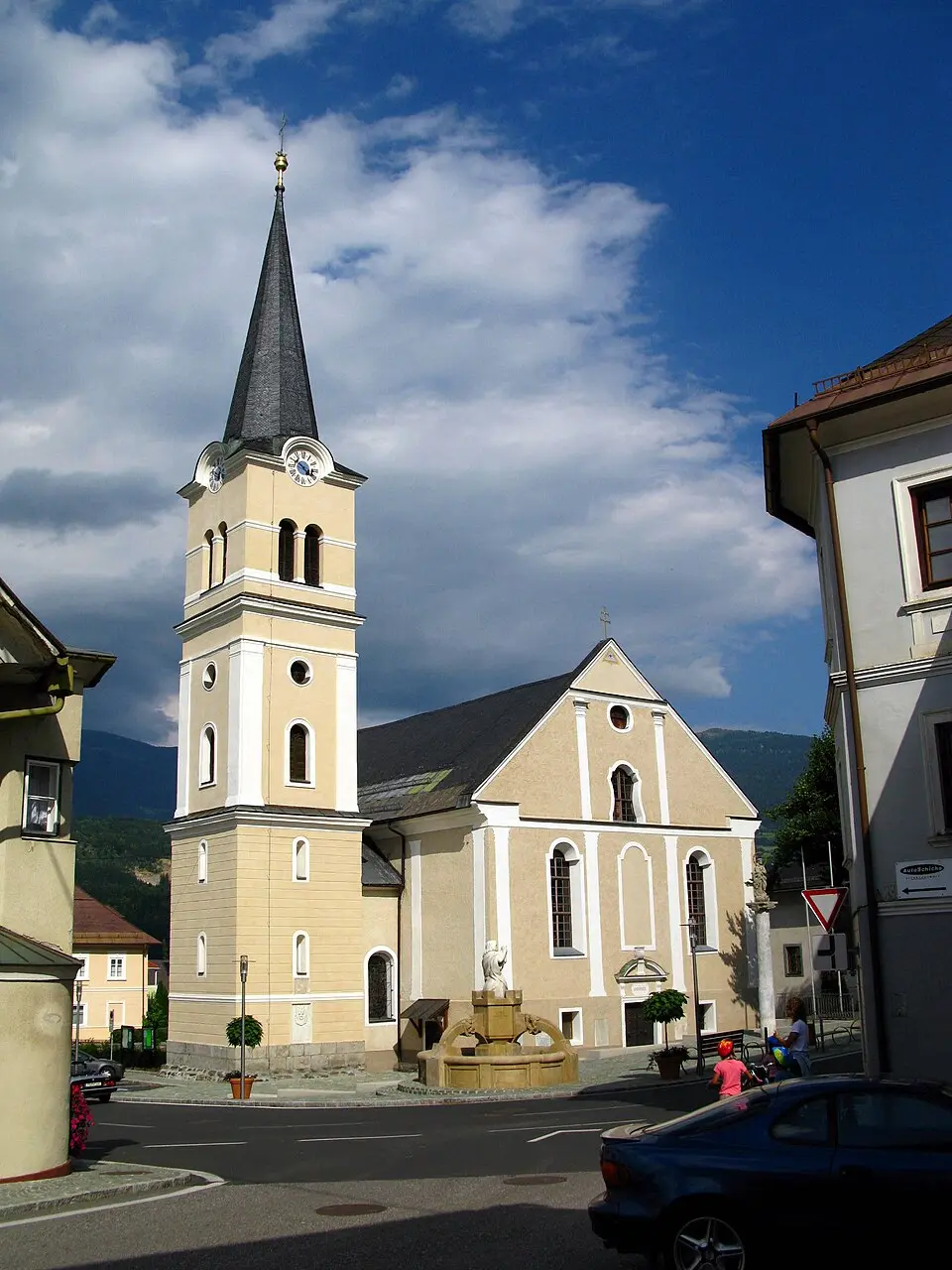 Image: Joadl · CC BY-SA 3.0 Pfarrkirche Hl Paternianus