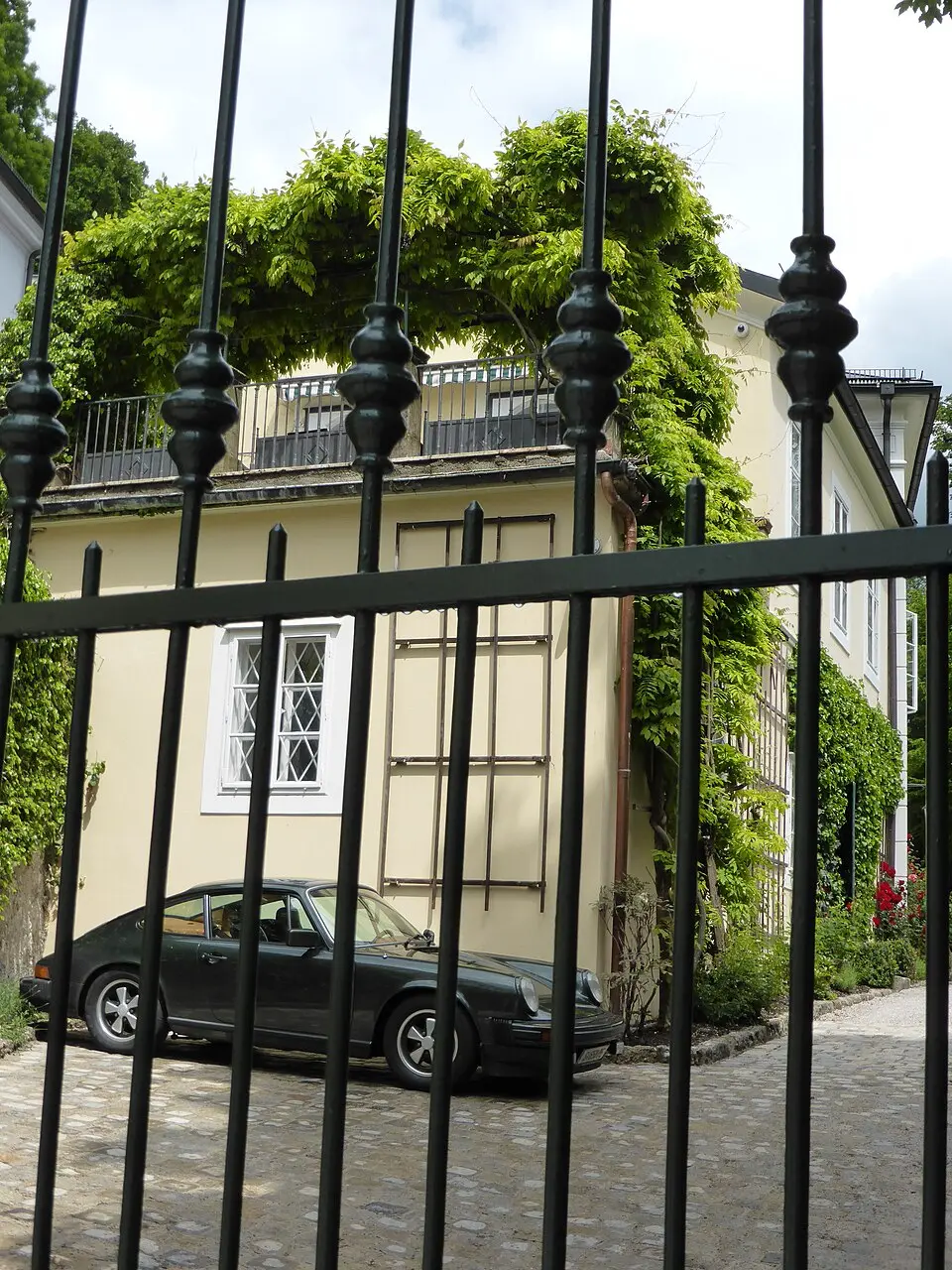 Wohnhaus, ehem. Wirtschaftsgebäude