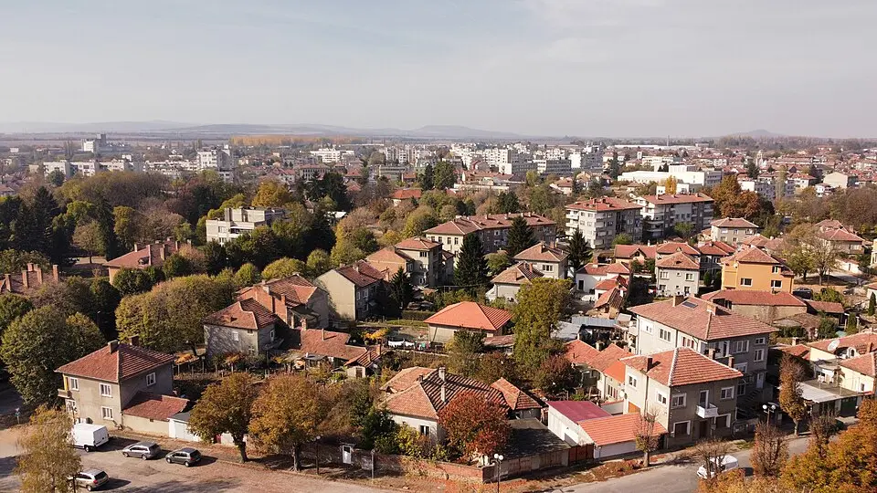 Павликени