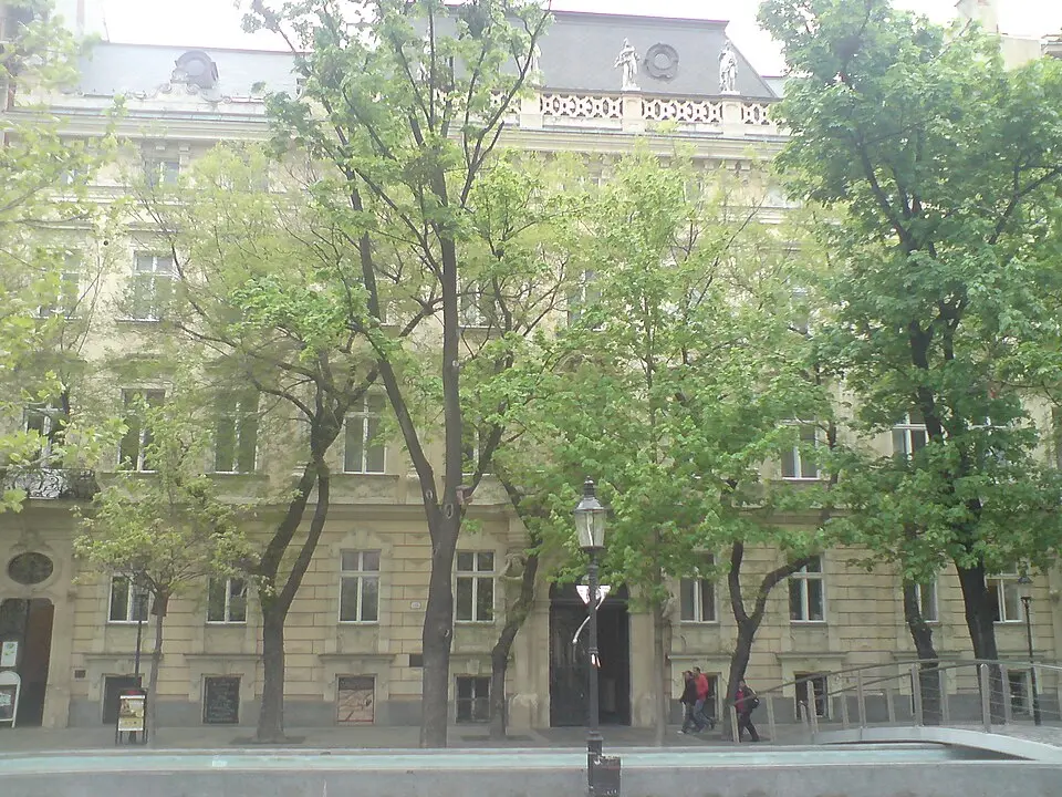 Pálfiho palác (Hviezdoslavovo námestie)