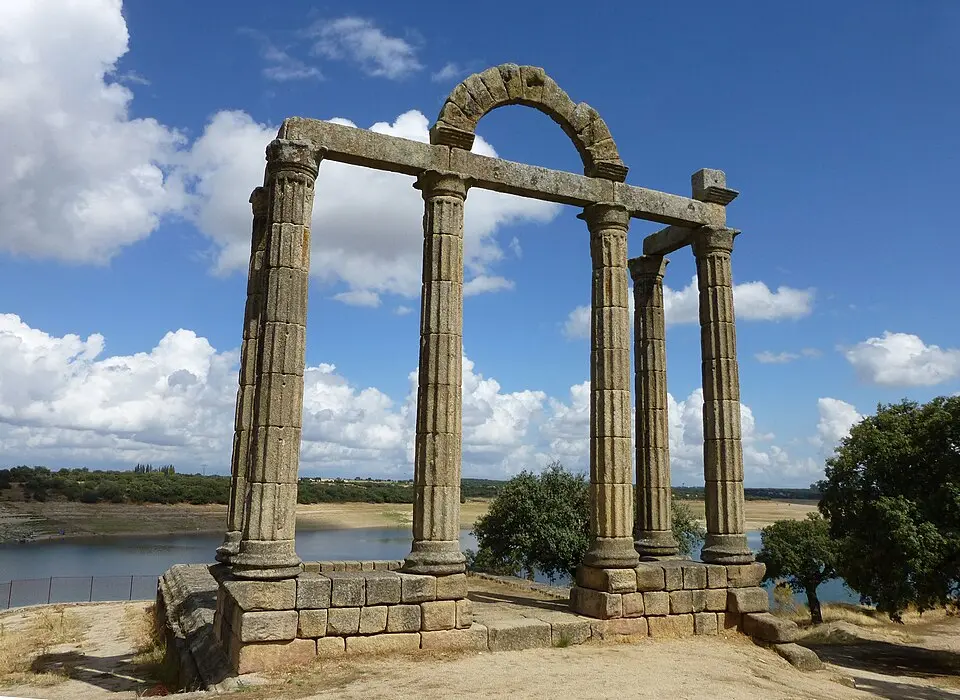 Image: Cosasdevolar · CC BY-SA 3.0 ES Augustobriga