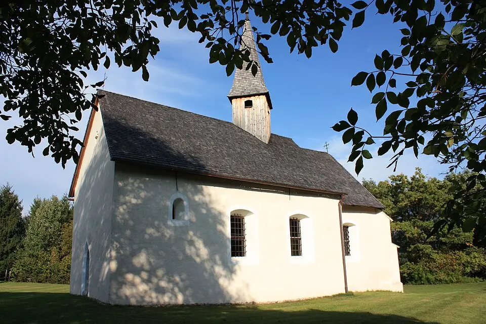 Image: Mefusbren69 · Public domain Filialkirche Hl Philipp und Jakob, Pöllan