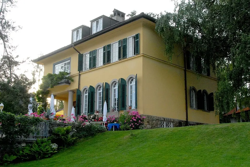 Villa Wladimir Turković und Bootshaus, Hotel Villa Rainer