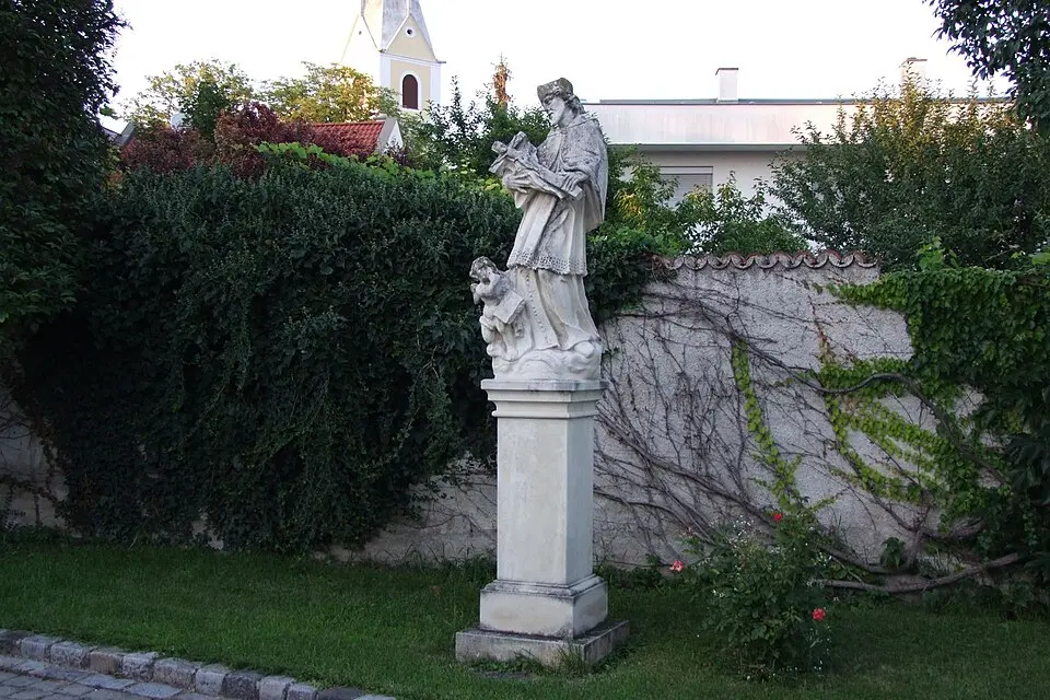 Image: Peter Lauppert (talk) · CC BY-SA 3.0 AT Figurenbildstock hl. Johannes Nepomuk