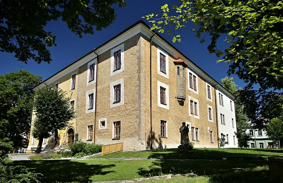 Arcibiskupský zámek Ernestinum