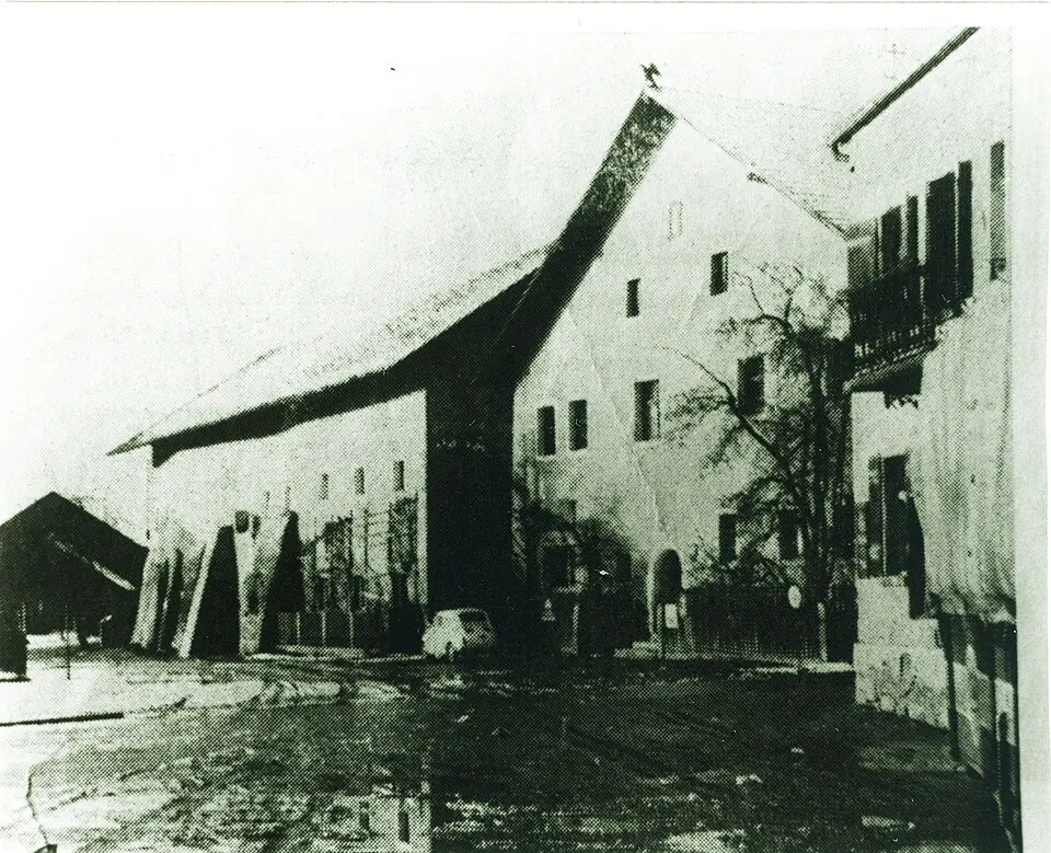 Image: Barbara Schießl: Geschichte und Schulgeschichte von Pemfling. Zulassungsarbeit im Fach Volkskunde an der Universität Regensburg, 1988. · Public domain Schloss Pemfling