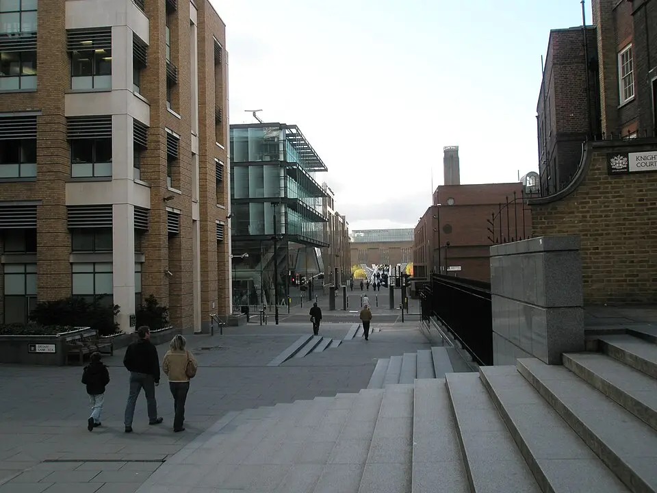 Slika: Bashereyre (talk) · CC BY-SA 3.0 St Peter, Paul's Wharf