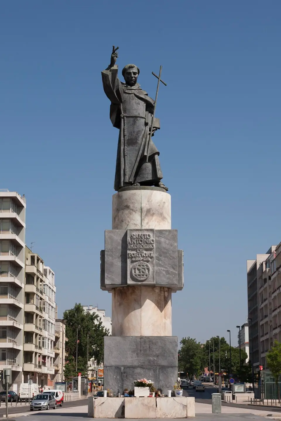 Estátua de Santo António