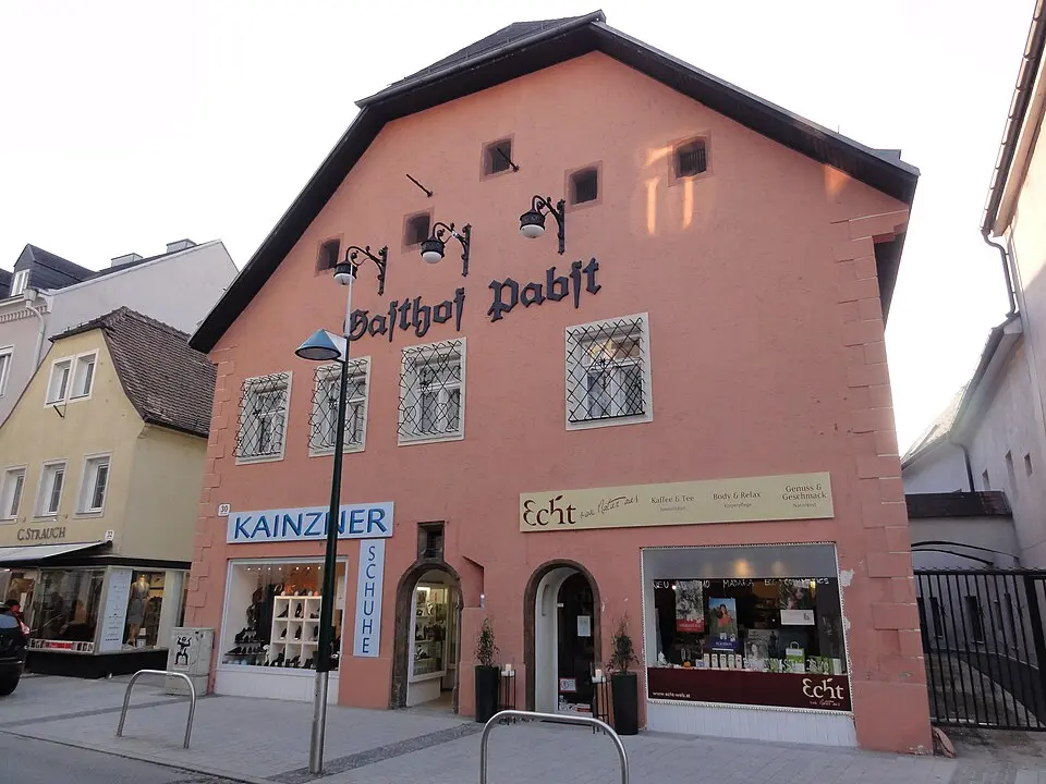 Wohnhaus, ehem. Gasthaus Pabst