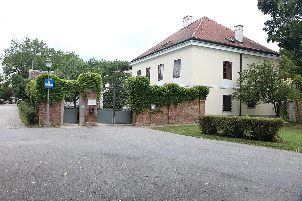 Pfarrhof mit Ummauerung