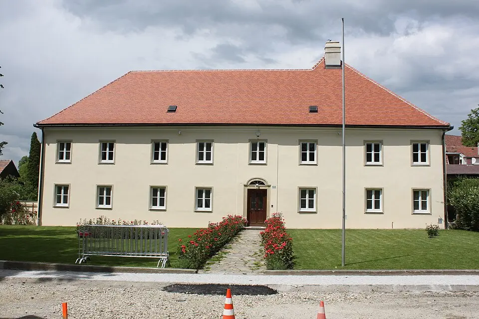 Slika: Anton-kurt · CC BY-SA 3.0 AT Pfarrhof