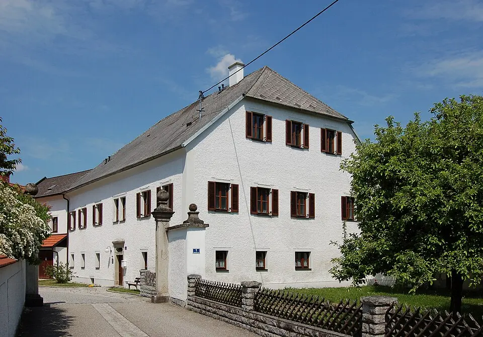 Obrázok: Michael Kranewitter · CC BY-SA 3.0 Pfarrhof Kleinzell