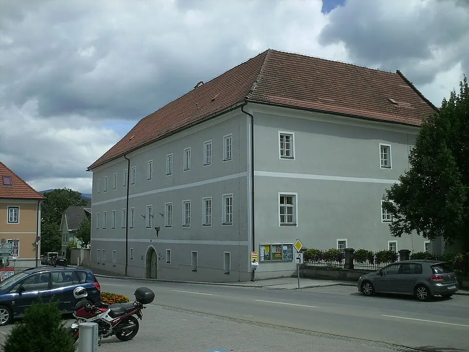 Pfarrhof und Ummauerung